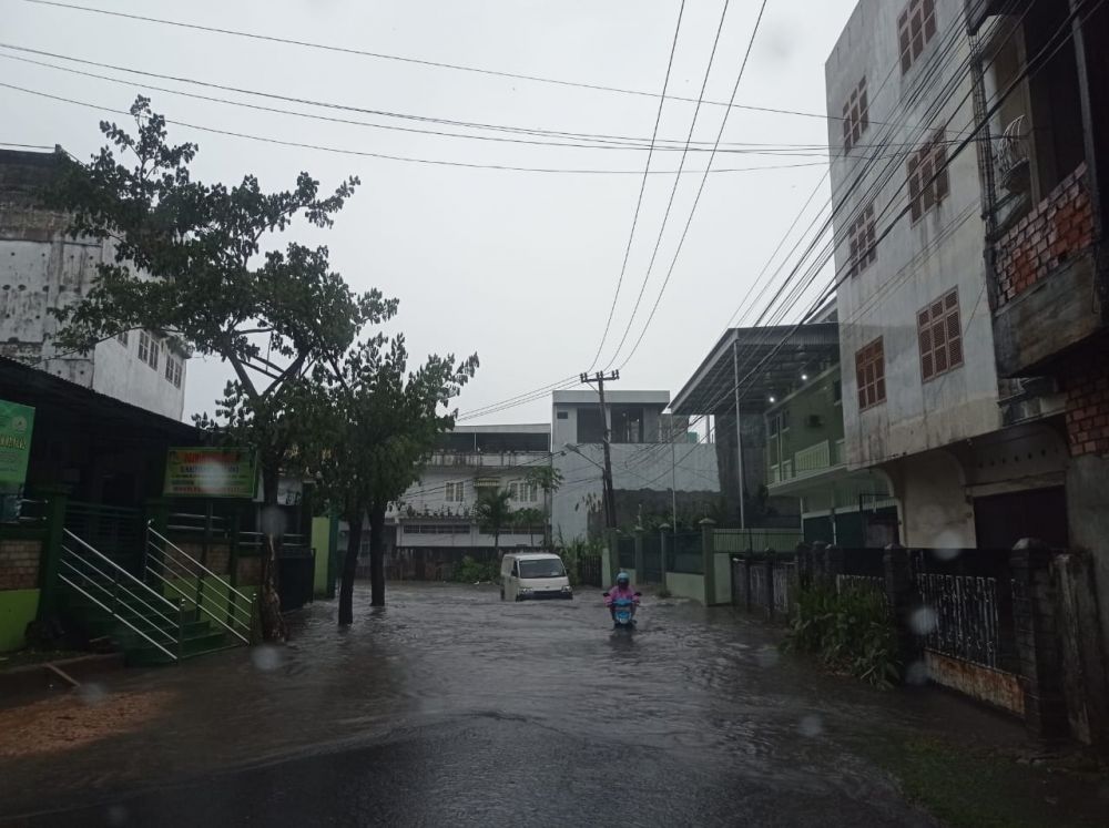 Sejumlah Kawasan di Kota Jambi Banjir, Yunius: Itu Masalah Lama