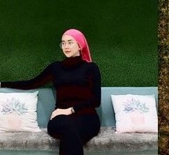 Makin Cantik, Kala Aura Kasih Pakai Hijab