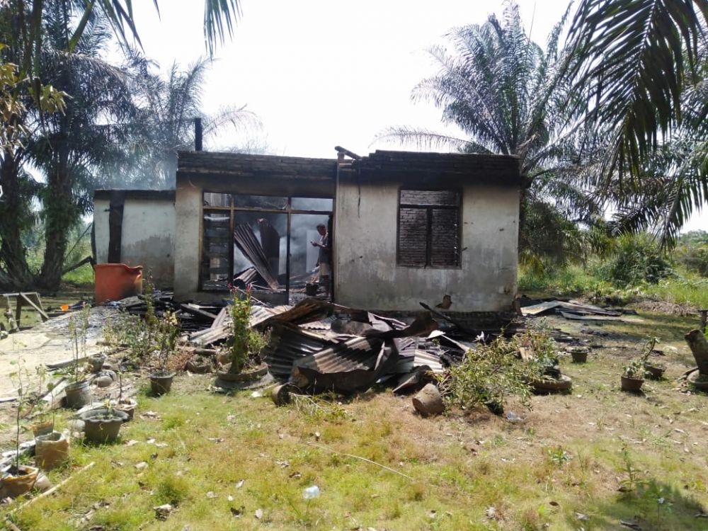 Ditinggal Pergi Kondangan, Rumah Warga Rantaurasau Hangus Terbakar