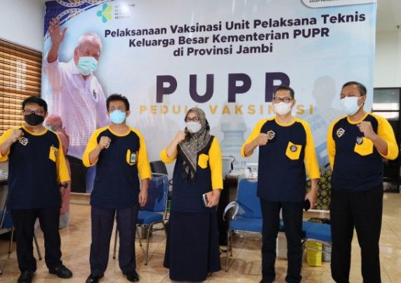 Pelaksanaan Vaksinasi Unit Pelaksana Teknis Keluarga Besar Kementerian PUPR di Provinsi Jambi