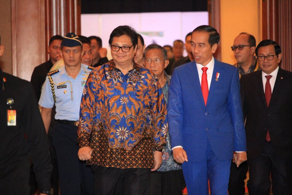 SMRC : Prestasi Airlangga Bikin Kepercayaan Jokowi Semakin Terlihat