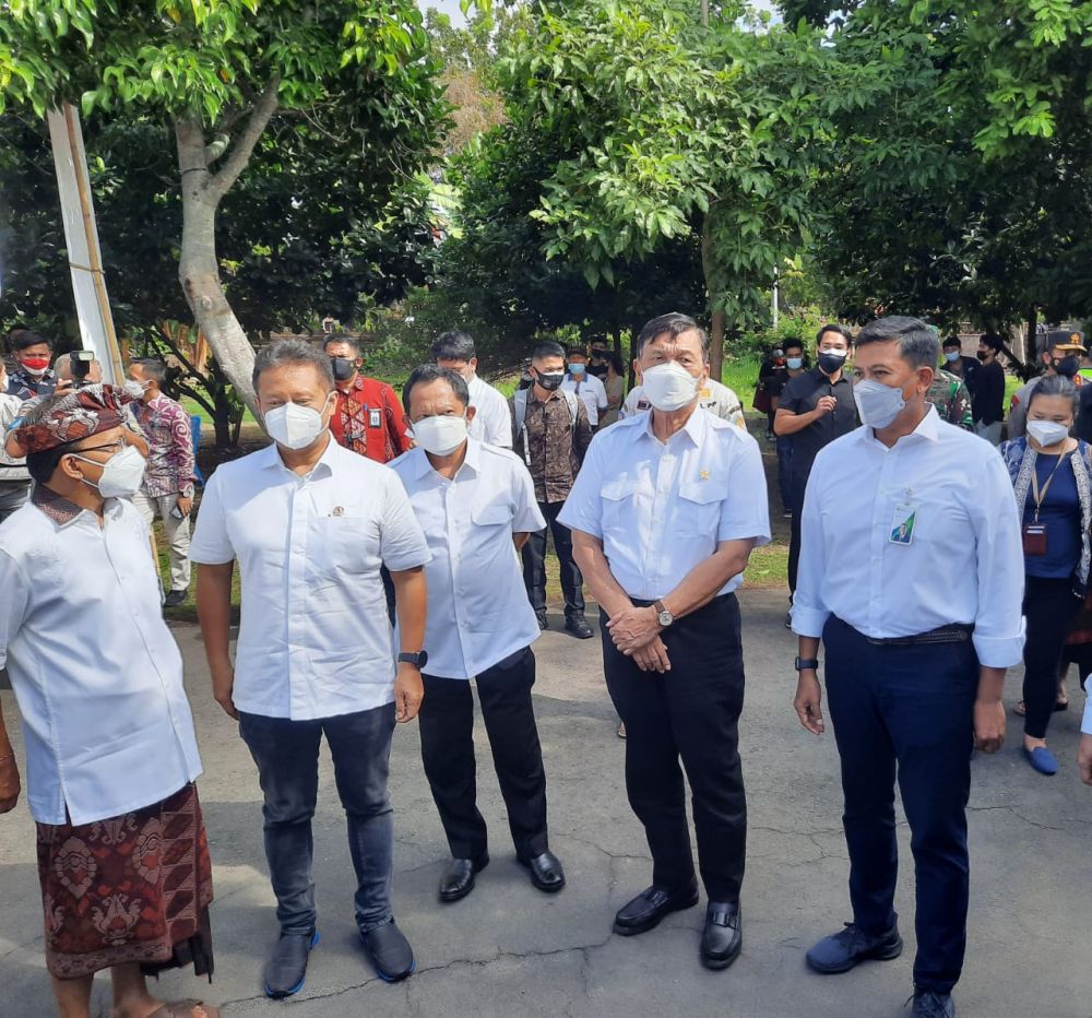 Tiga Menteri Pastikan Kelancaran Vaksinasi BPJAMSOSTEK di Denpasar