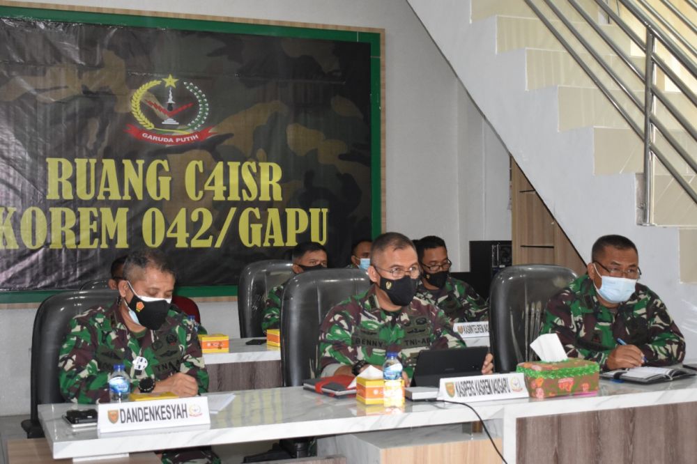Kasipers Korem 042/Gapu Ikuti Vicon Bahas Mekanisme Penerimaan Bintara PK TNI AD Tahun 2021