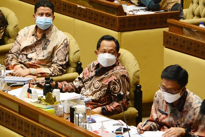 Mendagri Tegur Wali Kota Padang dan 9 Kepala Daerah Lainnya