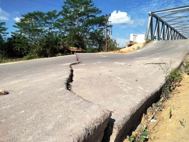 Oprit Jembatan Kian Berbahaya Tender Berulang Kali Diulang