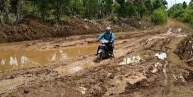 Proyek Jalan Renahpemetik Rusak Lagi