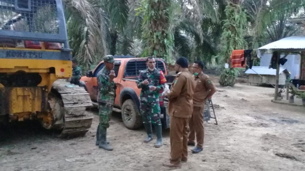 Dandim 0416/Bute Didampingi Camat Pantau Pembukaan Jalan