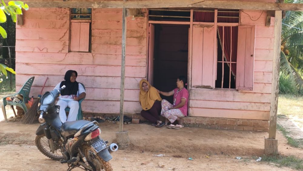 Masjid Direhab Satgas, Emak-Emak Bilang TNI Peduli