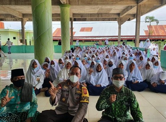 Awalnya Takut, Ponpes Qirotul Qur’an Kini 90 Persen Sudah Divaksin Berkat Polisi Membumi