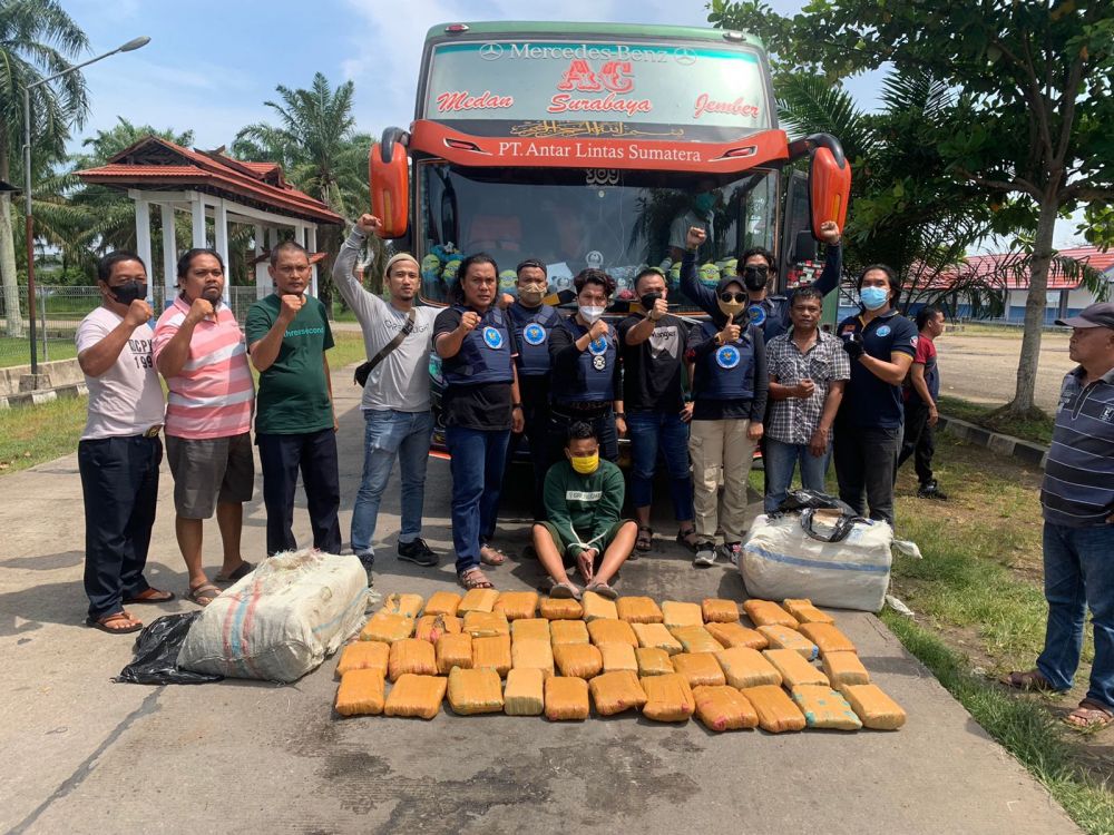 Penyelundupan 45 Kg Ganja ke Jawa Digagalkan di Jambi
