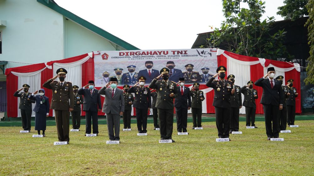 Danrem 042/Gapu bersama Forkopimda Ikuti Upacara HUT ke-76 TNI Secara Virtual dari Istana Negara