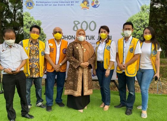 Tanam 800 Pohon, Perkumpulan Lions Indonesia Hijaukan Jambi