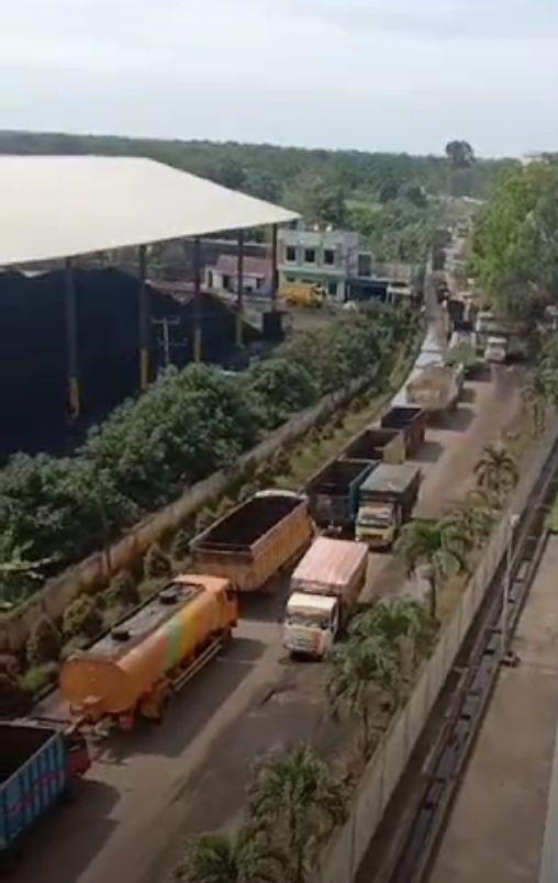 Warga Taman Rajo dapat Macet dan Debu