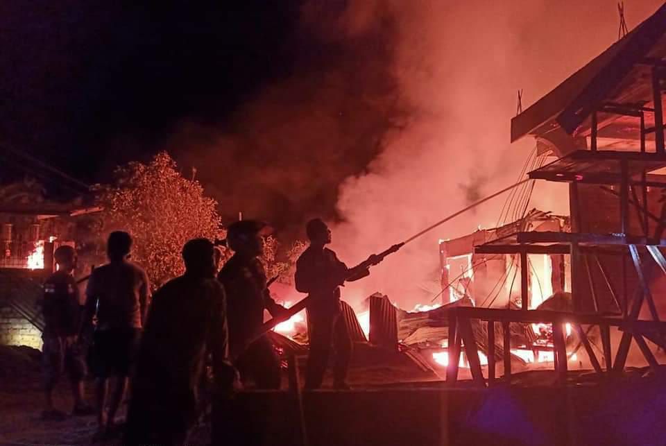 Kebakaran Hanguskan Ruko dan Rumah Warga di Pengabuan