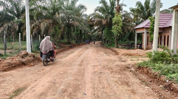 Jalan Desa Selesai, Camat Terima Kasih TNI dan Pemkab Tebo