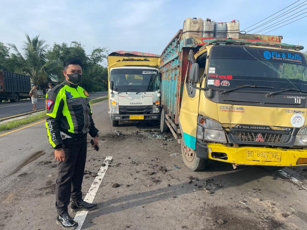 Sopir Truk Batu Bara Tewas di Jalan