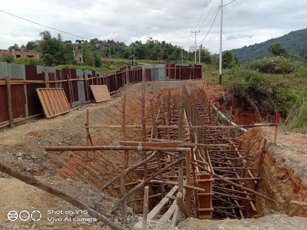 Jalan Longsor Mulai Diperbaiki