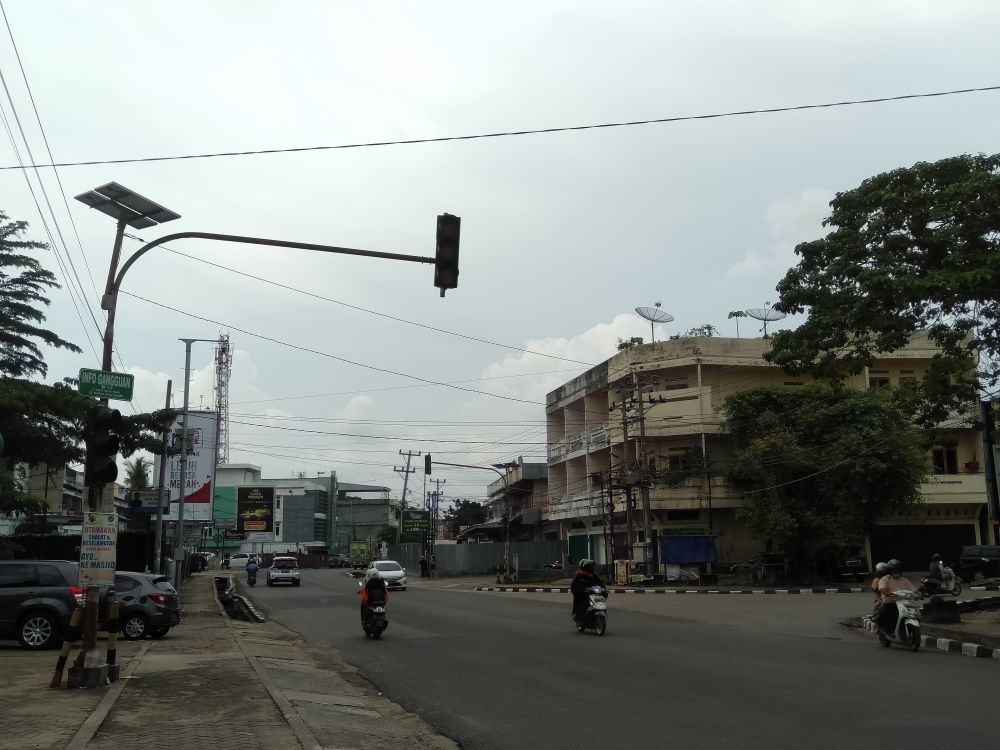 Lampu Lalu Lintas Mati Total di Talang Banjar