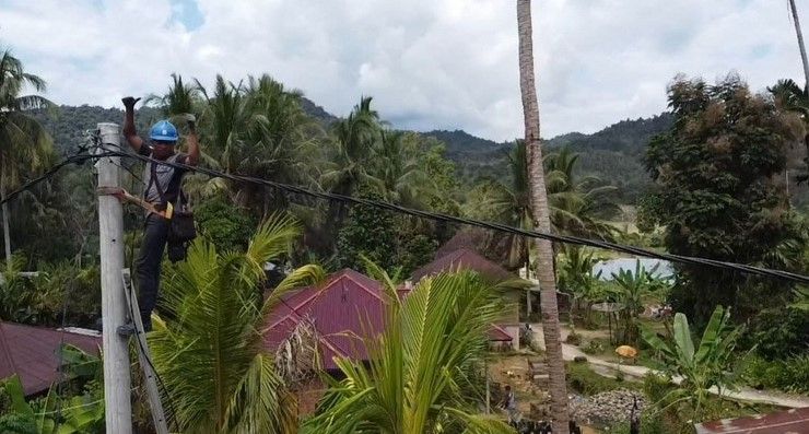 HLN 76 PLN Berhasil Melistriki 7 Desa Daerah 3T di Kecamatan Batang Asai