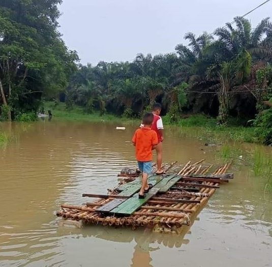 Jalan Lintas Kecamatan Lumpuh