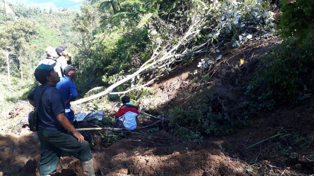 Longsor, PLTA dan Jalan di Jangkat Tertimbun