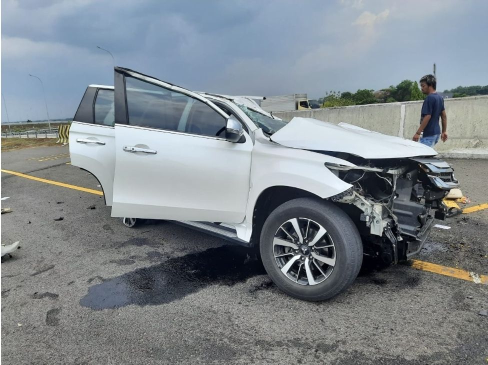 Terlibat Kecelakaan di Tol Nganjuk, Artis Vanessa Angel dan Suami Tewas