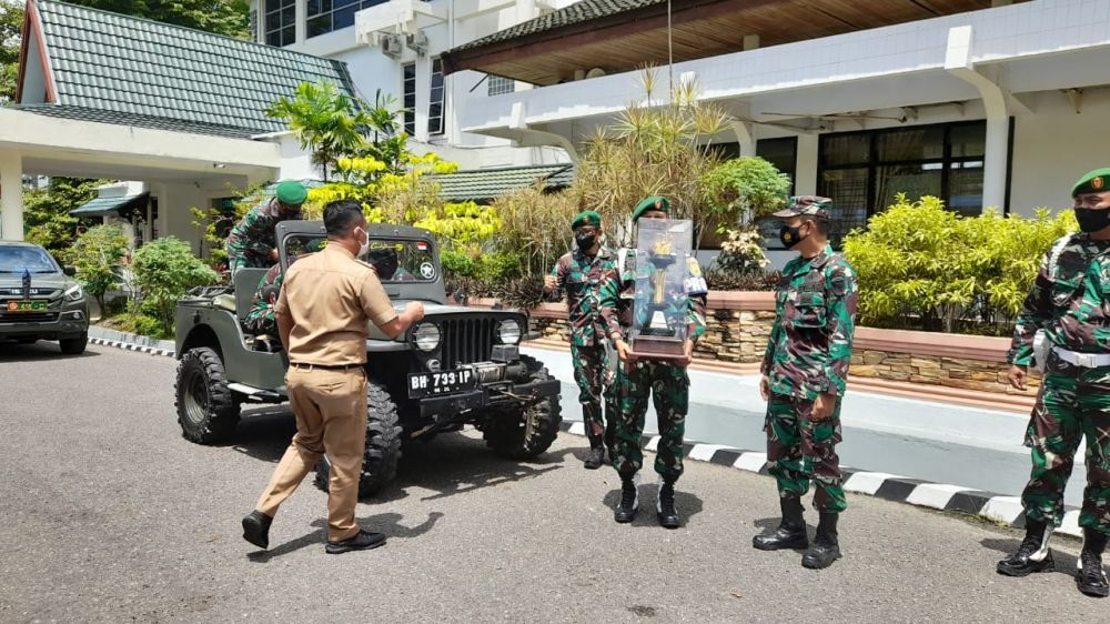 Piala Binter Diarak Keliling Kota Jambi