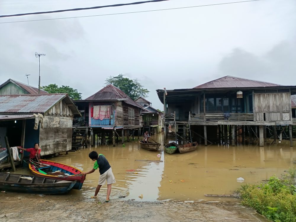 Hujan Seharian, Air di 2 RT Kelurahan Legok Setinggi Betis Orang Dewasa