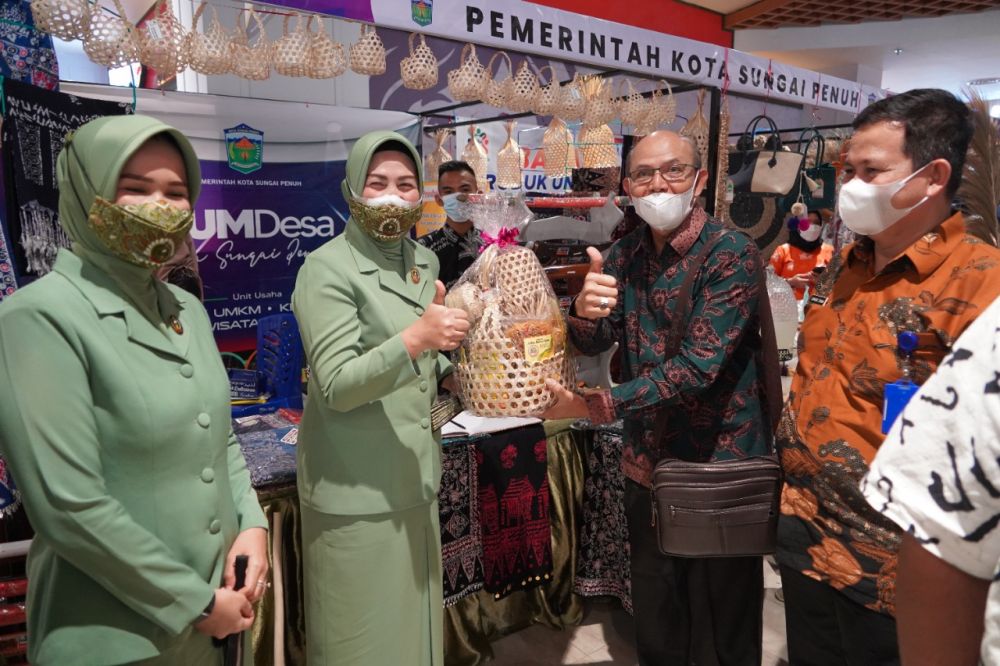 Ketua Persit KCK Koorcab Rem 042 Hadiri Pembukaan BUMDes EXPO Provinsi Jambi