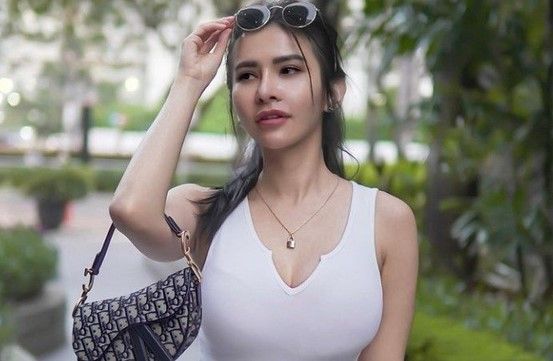 Reaksi Mengejutkan Maria Vania saat Dikirimi Foto Tak Senonoh   