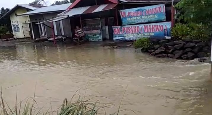 Proyek Drainase Balai Sebabkan Banjir