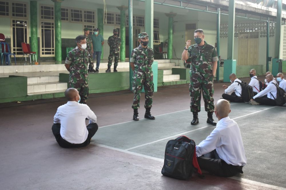 Korem 042/Gapu Berangkatkan 104 Pemuda Terbaik Ikuti Pendidikan Tamtama TNI AD ke Rindam II/Swj