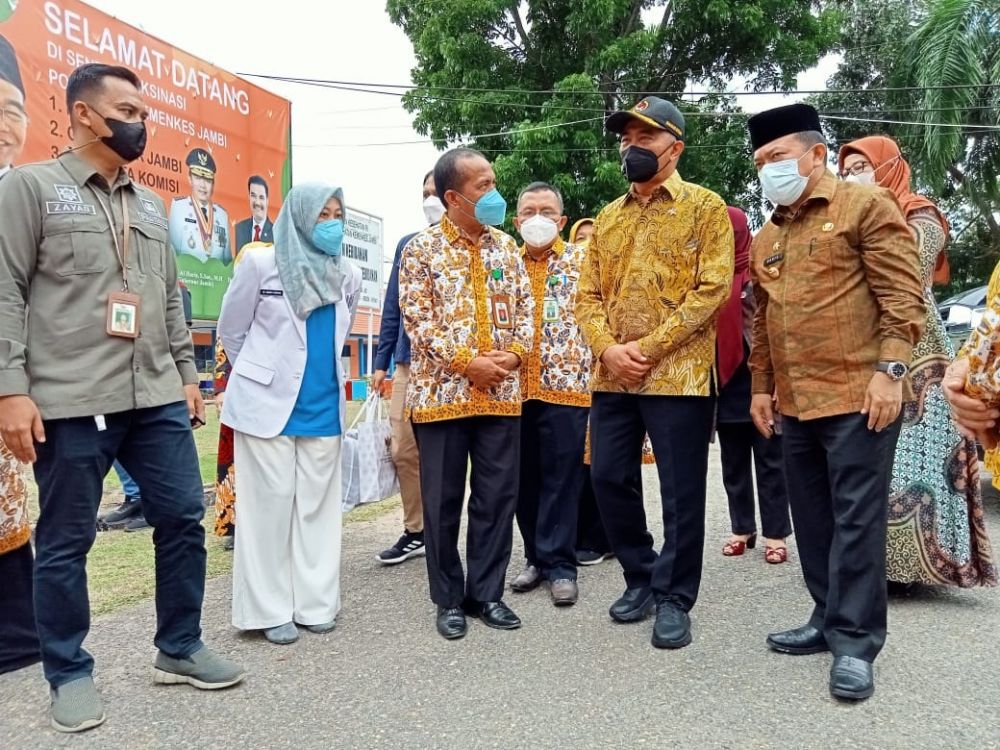 Muhadjir Minta Pemprov Benahi Vaksinasi