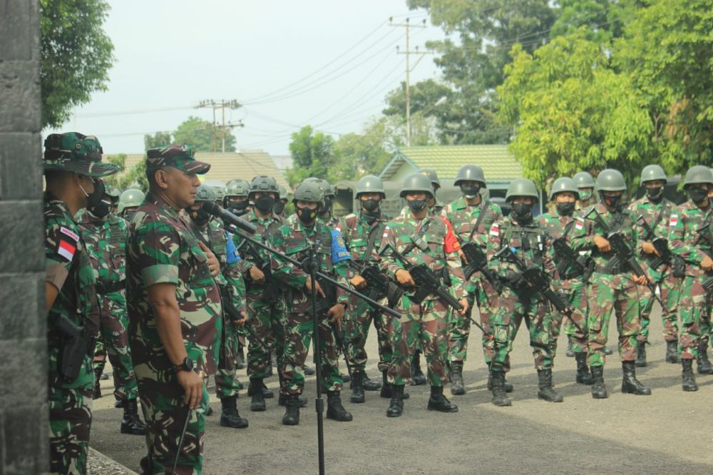 Lepas Satgas Yonif R 142/KJ ke Daerah Latihan, Ini Pesan Danrem 042/Gapu 