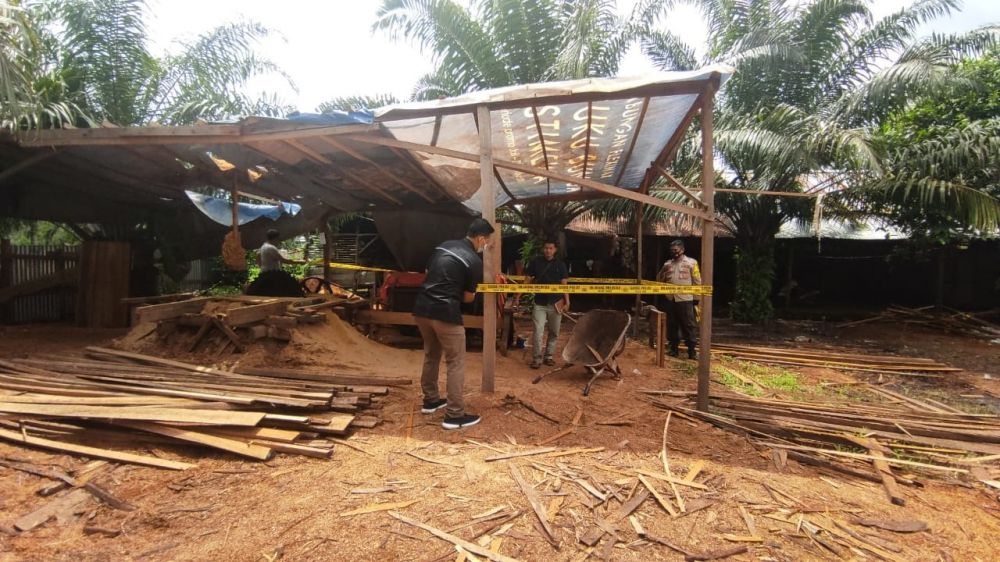 Berbekal Dugaan, Polisi Segel Enam Sawmill