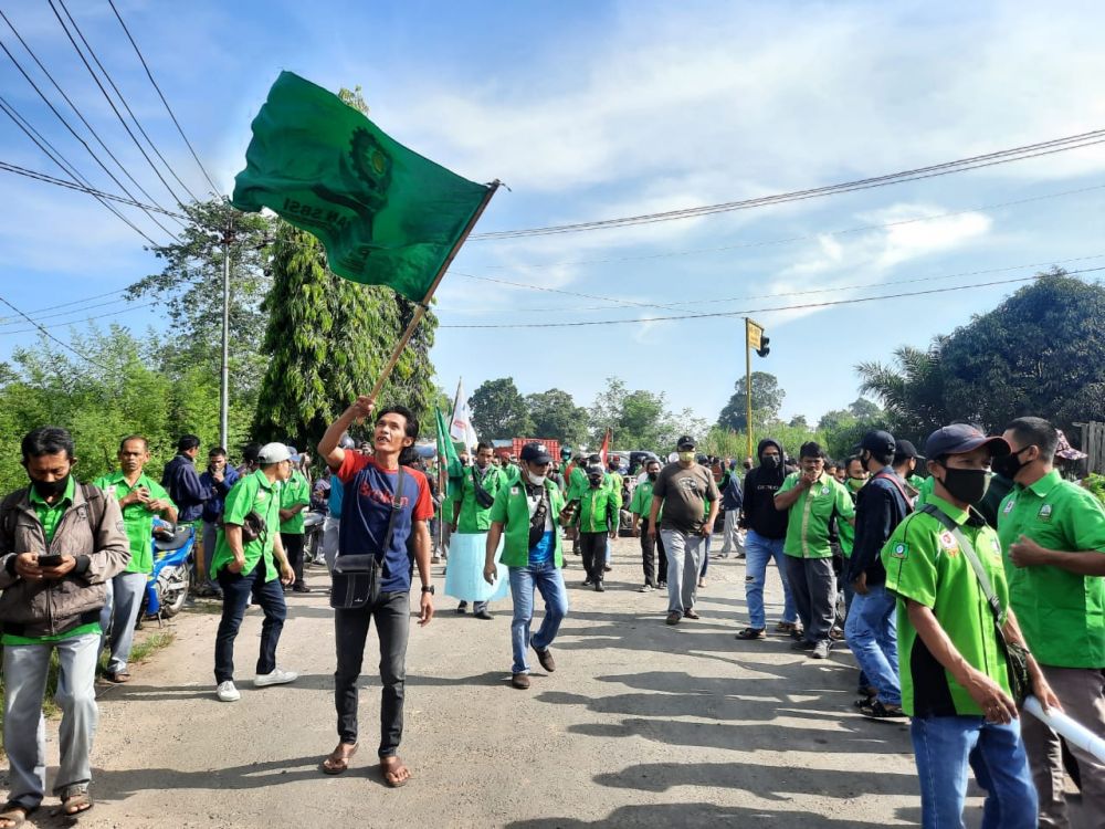 Tuntut Perjanjian Kerja Bersama, Buruh PT Djambi Waras Mogok Kerja