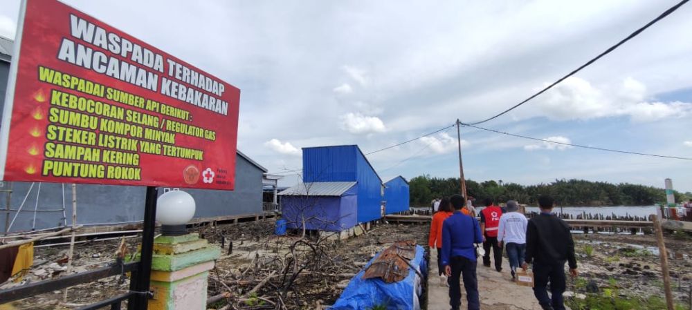 Bangun Rumah Seadanya Dilokasi Kebakaran