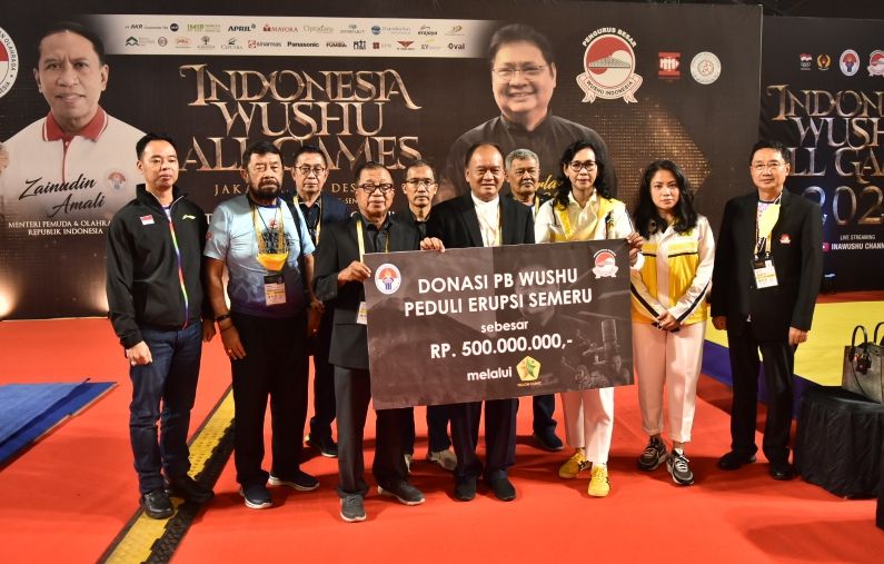 PB Wushu Indonesia dan Yellow Clinic Serahkan Bantuan Bencana Semeru