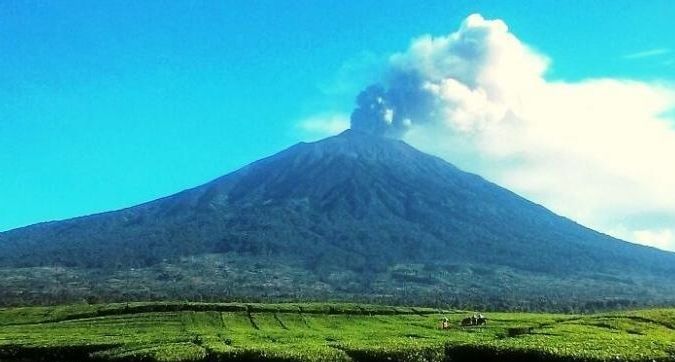 Getaran Lahar Hujan Terekam di Gunung Kerinci 