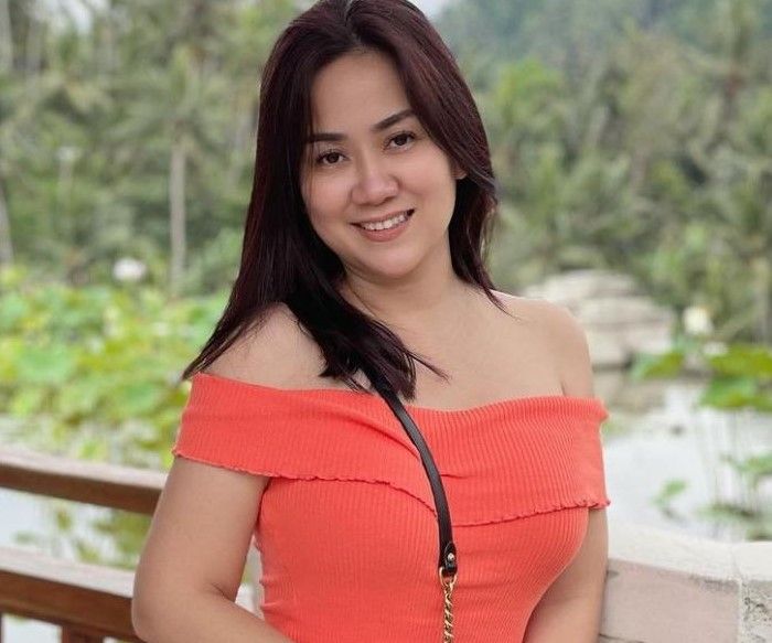 Berbaju Merah di Uluwatu, Tante Ernie Menuai Pujian