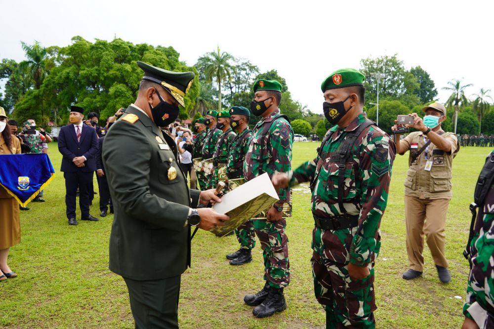 8 Prajurit Korem 042/Gapu Terima Penghargaan Kasad