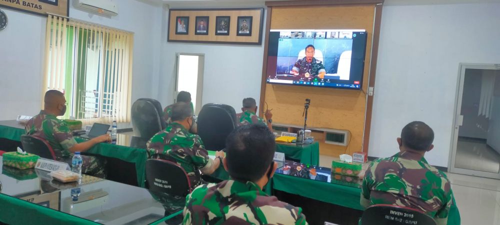 Danrem 042/Gapu Ikuti Rakor Verifikasi Data PPKM dan Vaksinasi Bersama Panglima TNI Melalui Vicon