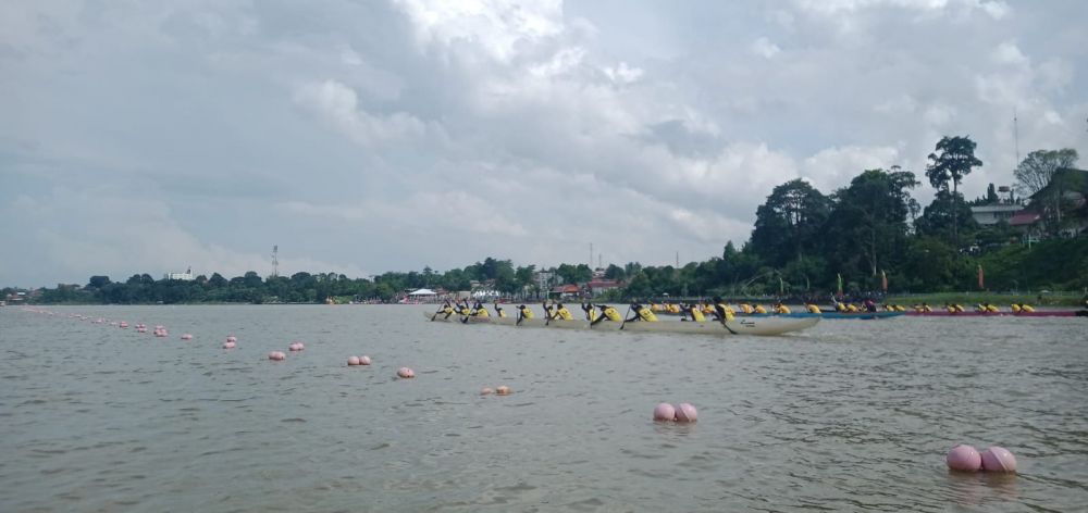 Lomba Perahu Resmi Dibuka