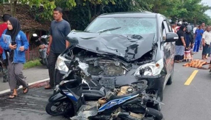 Kijang Innova Hantam Pemotor, 2 Gadis Tewas setelah Terseret 20 Meter, Lihat Kondisinya