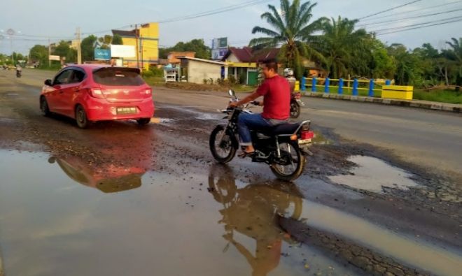 Aspal di Atas Box Culvert Rusak