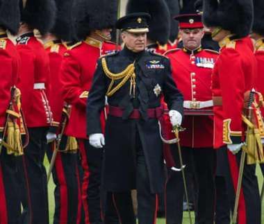 Ratu Elizabeth Hapus Gelar Kehormatan dan Copot Semua Fasilitas Kemiliteran untuk Pangeran Andrew