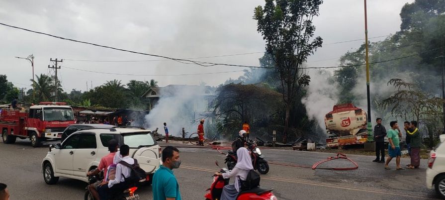 Kios Depan Pom Bensin Sungai Misang Ludes Dilahap Sijago Merah