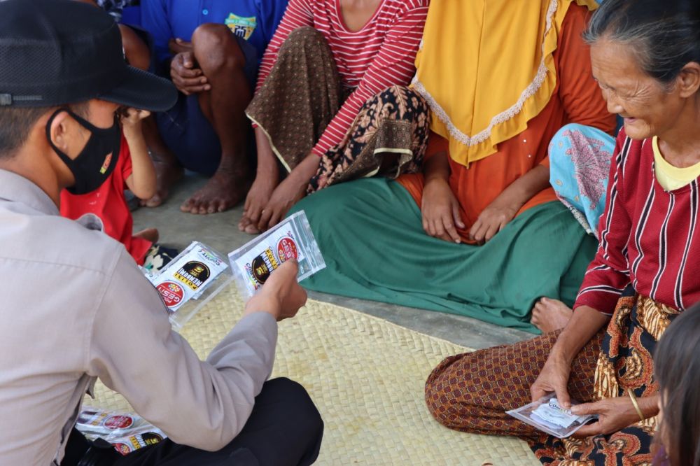 Kepedulian Bripda Seri Santoso, Terhadap Warga Suku Anak Dalam di Kabupaten Bungo