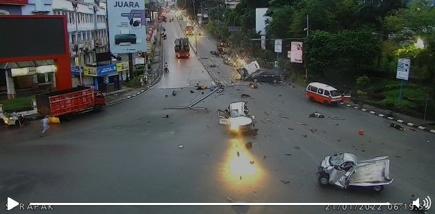 Video Detik-detik Kecelakaan Maut di Simpang Muara Rapak Balikpapan