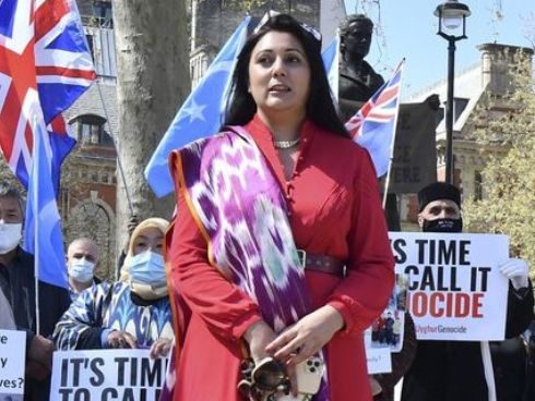 Menteri Inggris Mengaku Dipecat Kabinet Johnson karena Muslim